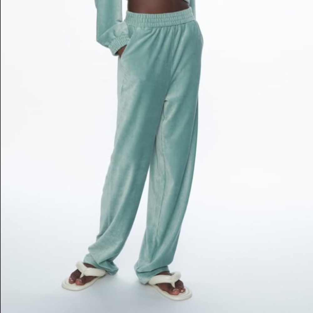 Zara Velvet Jogging Pants in Sea Green